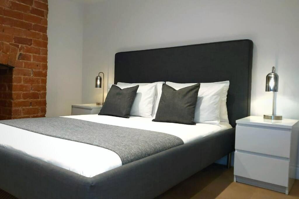 Stylish Apartment In City Centre With Parking Preston  Dış mekan fotoğraf