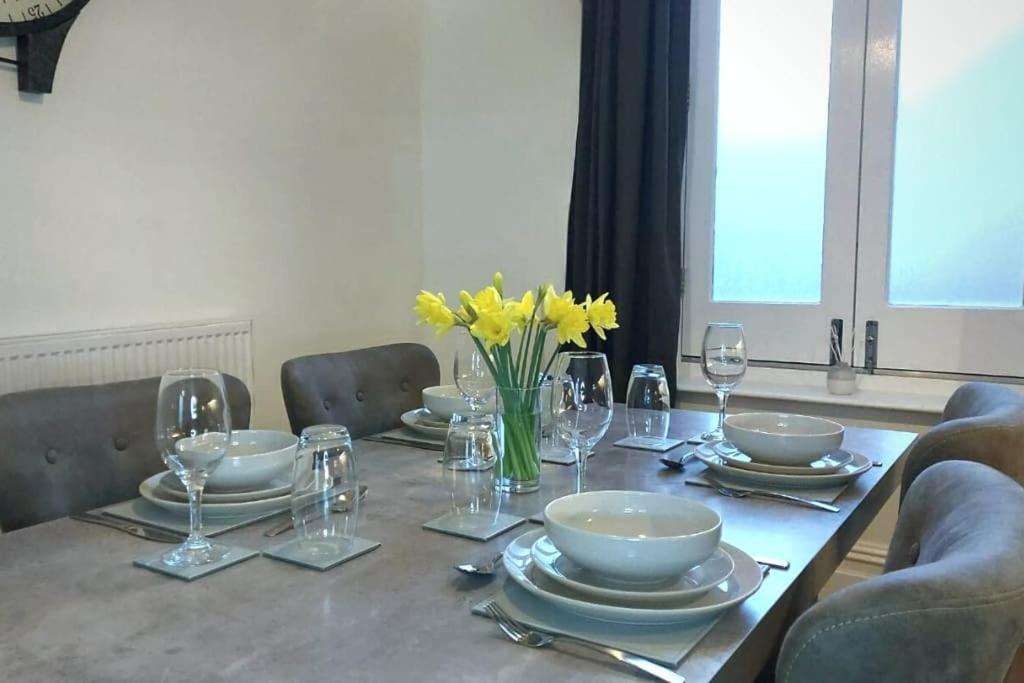 Stylish Apartment In City Centre With Parking Preston  Dış mekan fotoğraf